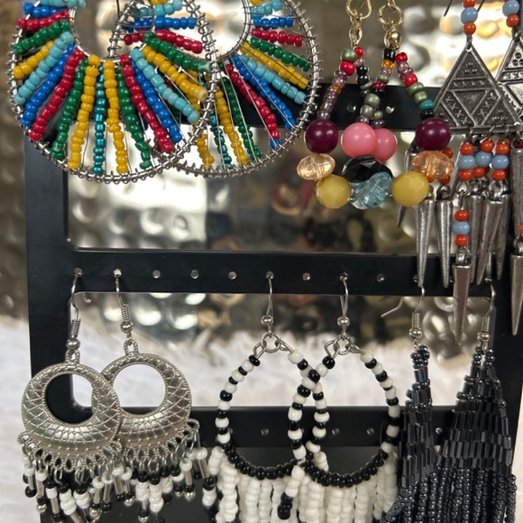 Beaded earings - Picture 2 of 4
